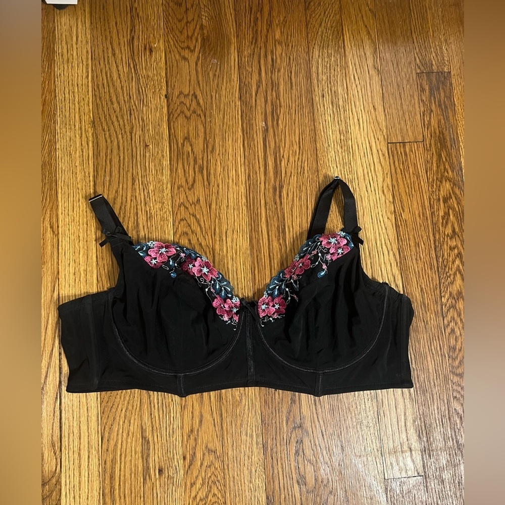 Adore Me Black and Pink Floral Lace Bra - Picture 7 of 9